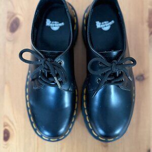 Doc Martin Platform Low Top - Size  US L 7 US M 5.